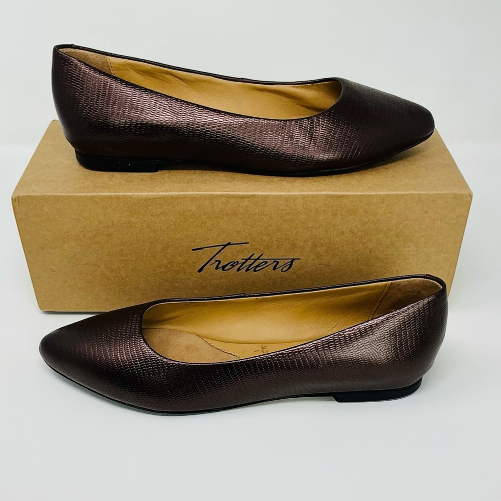 👠 Trotters Estee Burgundy Flats – Size 8.5N | Lizard-Embossed Leather | NWT